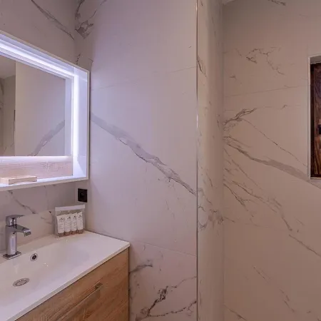 Penthouse Neuf 5 Pieces, Animaux Admis, Parking, - Fr-1-563-130 *