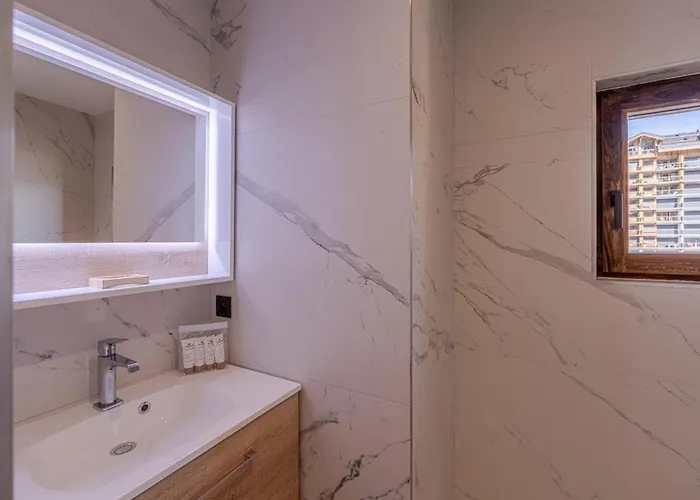 Penthouse Neuf 5 Pieces, Animaux Admis, Parking, - Fr-1-563-130 *